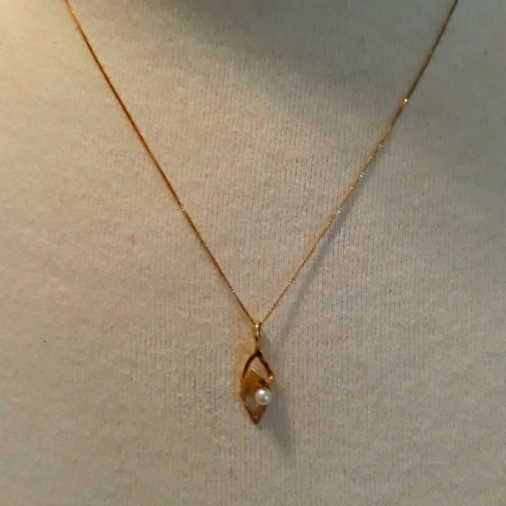 14 K solid gold necklace.